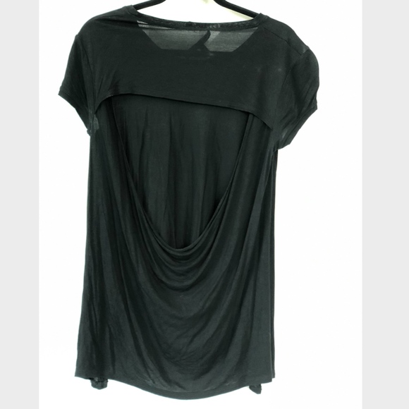 Backless T-shirt - Picture 2 of 2